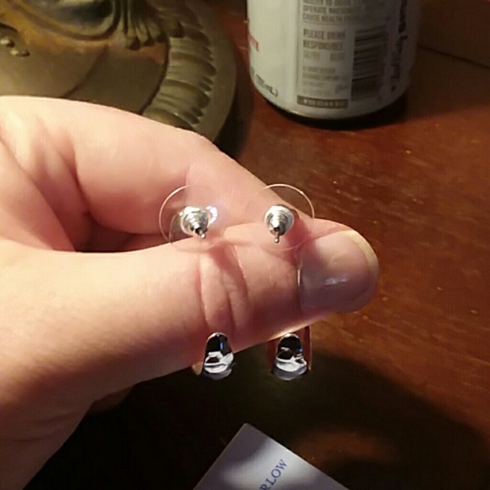 🆕 Silver Hoops - Picture 4 of 4